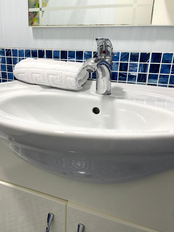 Apartment In The New Bazaar Of Tirana - Hana Blu Zewnętrze zdjęcie
