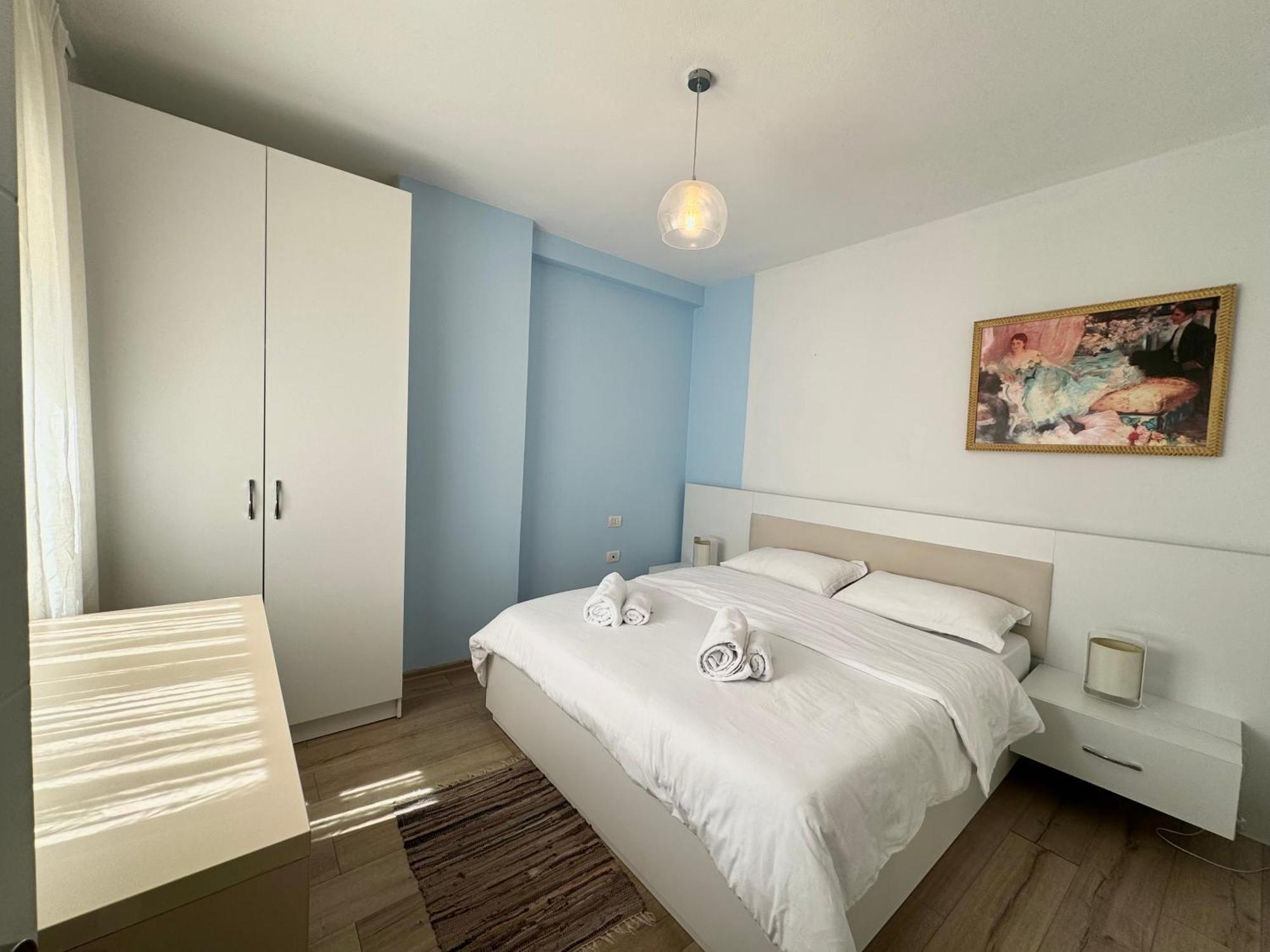 Apartment In The New Bazaar Of Tirana - Hana Blu Zewnętrze zdjęcie