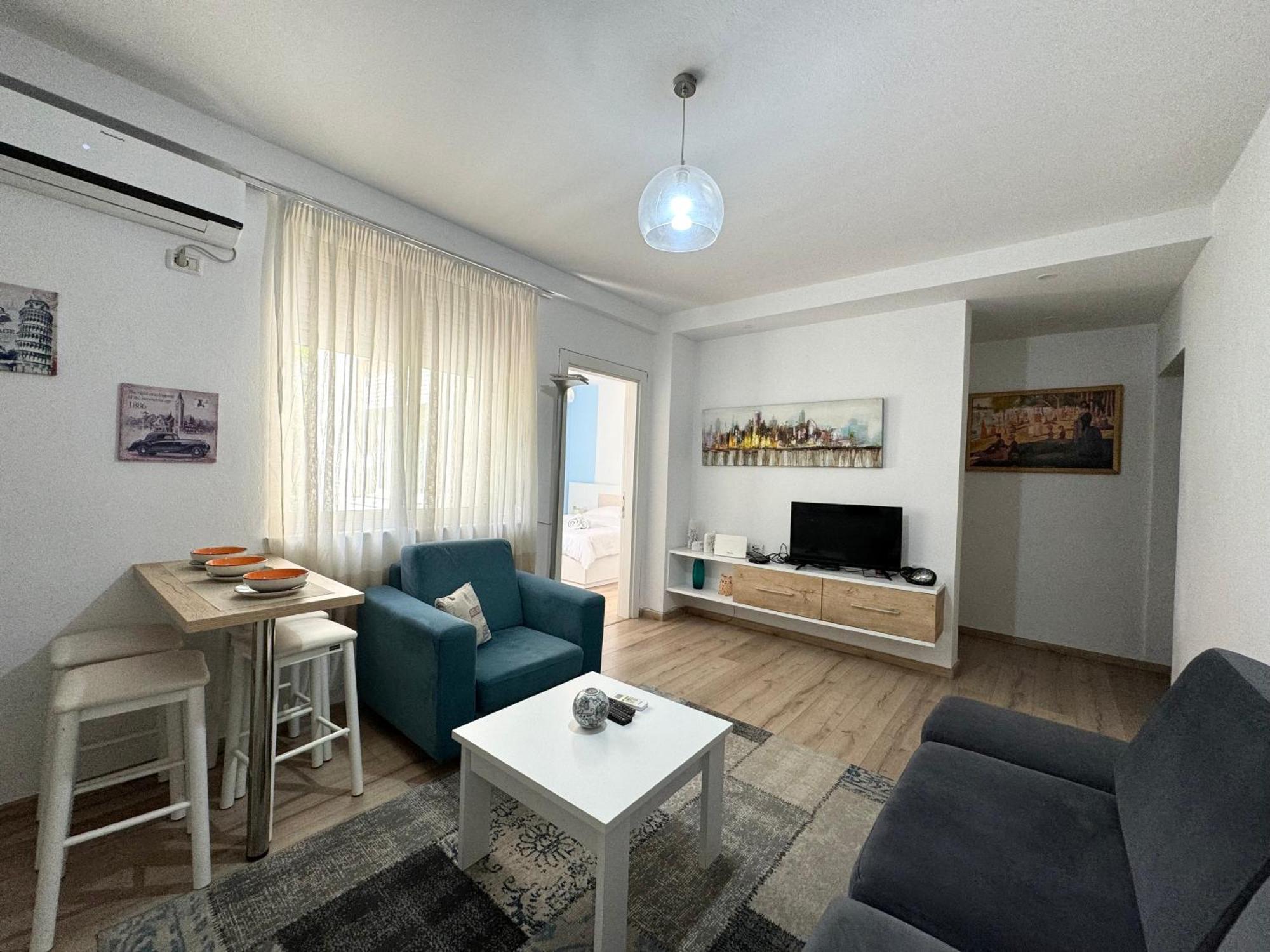 Apartment In The New Bazaar Of Tirana - Hana Blu Zewnętrze zdjęcie