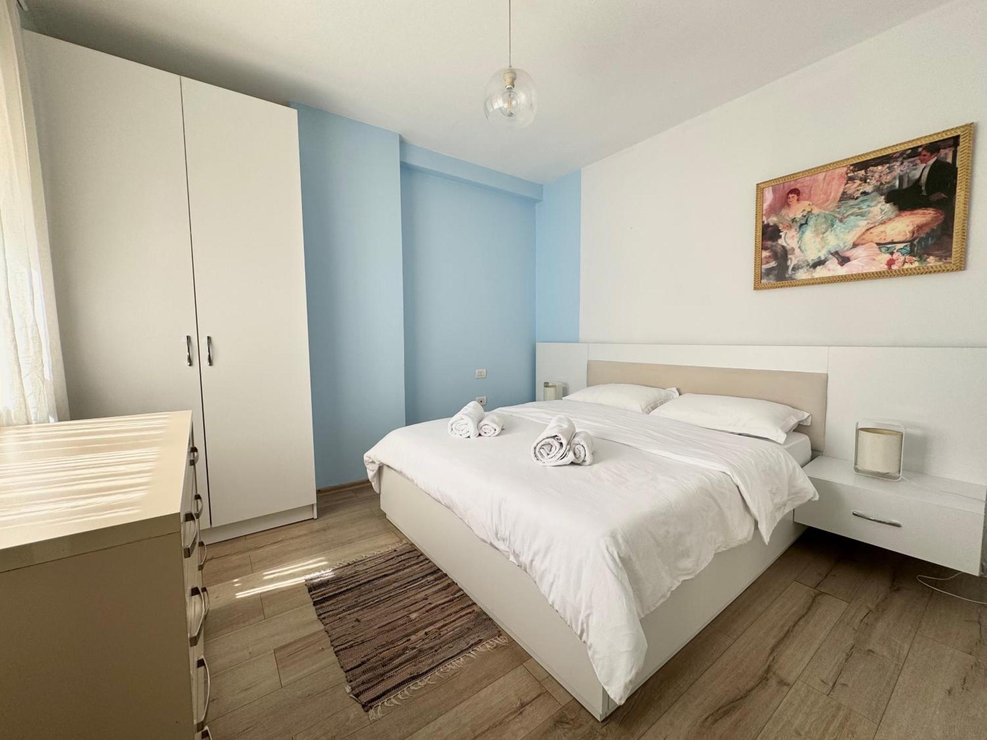 Apartment In The New Bazaar Of Tirana - Hana Blu Zewnętrze zdjęcie